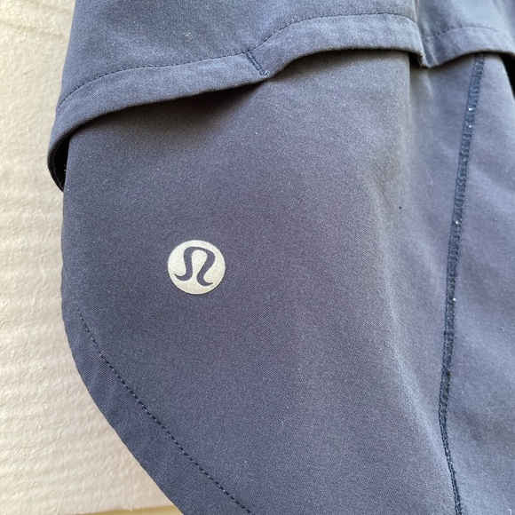 Lululemon shorts size 8 - Picture 8 of 8